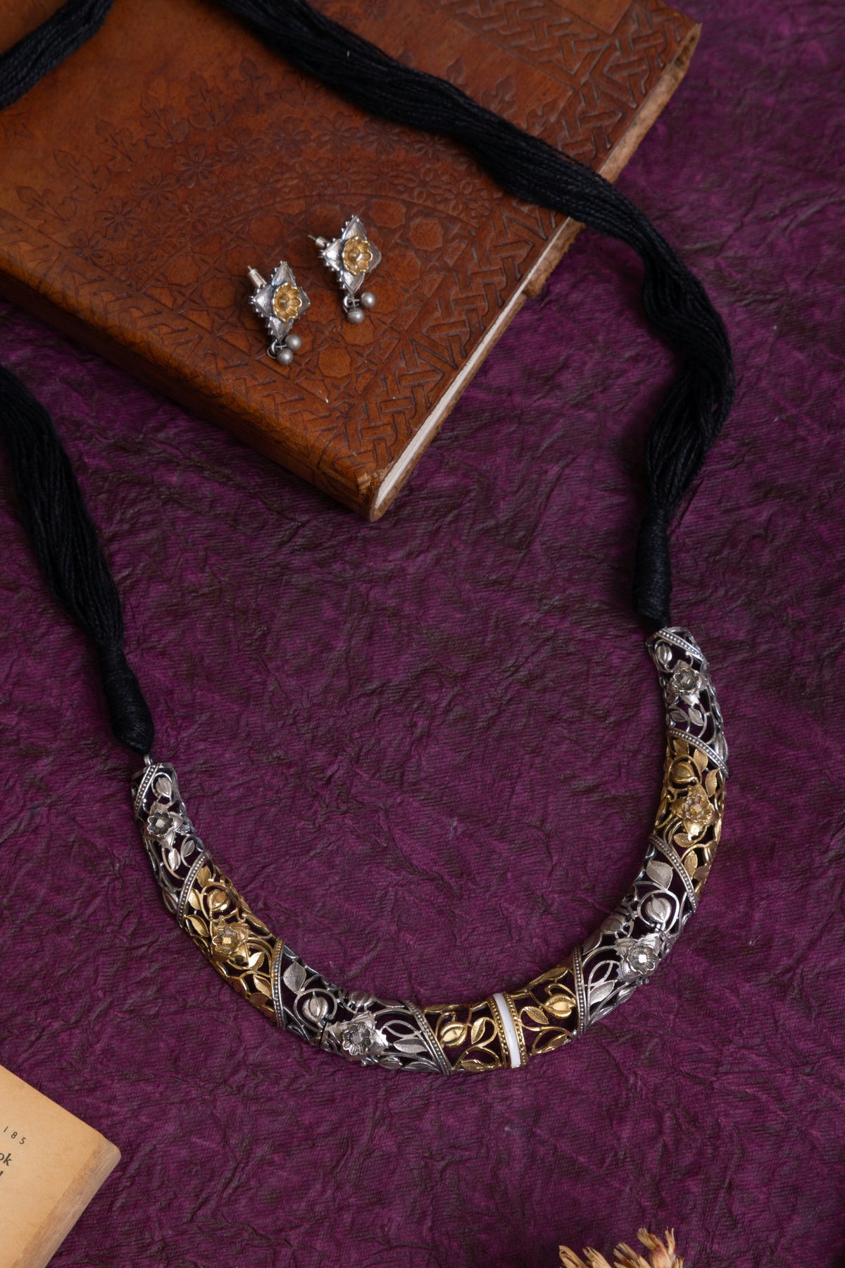 Anushka chittai cutwork two tone fusion hasli