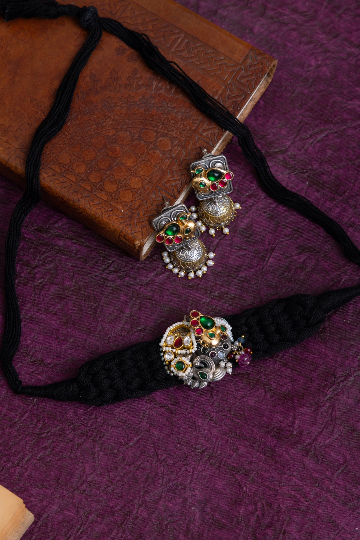 Utsa handcrafted Fusion thread choker