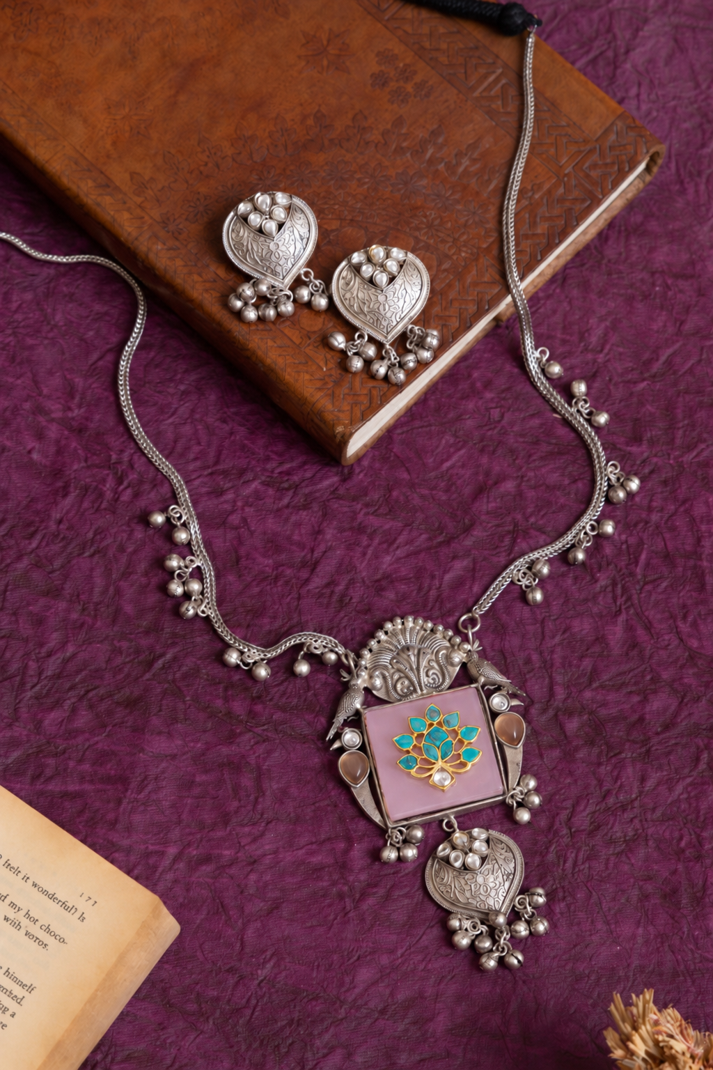 Taneja fusion two tone stone handcrfated necklace