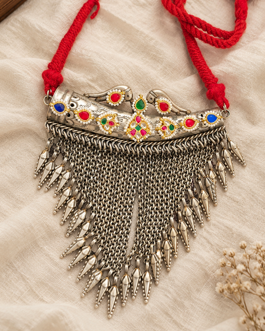 Urja pachi kundan antique fusion thread necklace