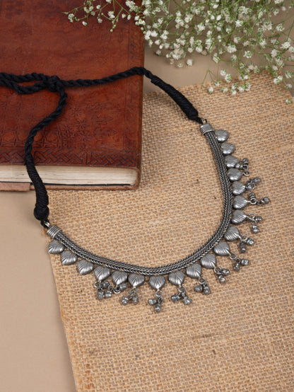 Antique leaf choker