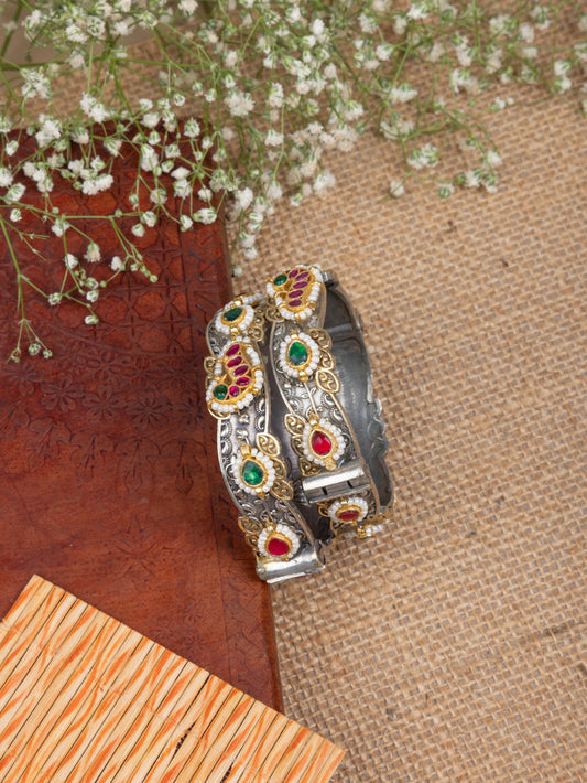 Large size zigzag kundan kada