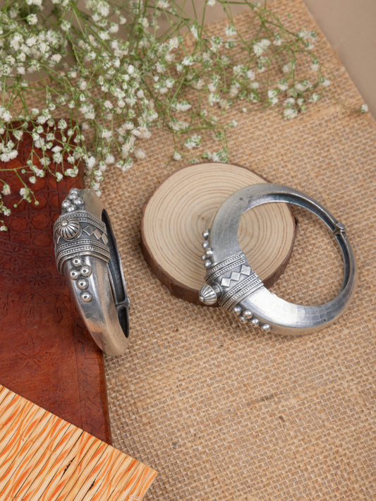 Large size Antique heritage design kada