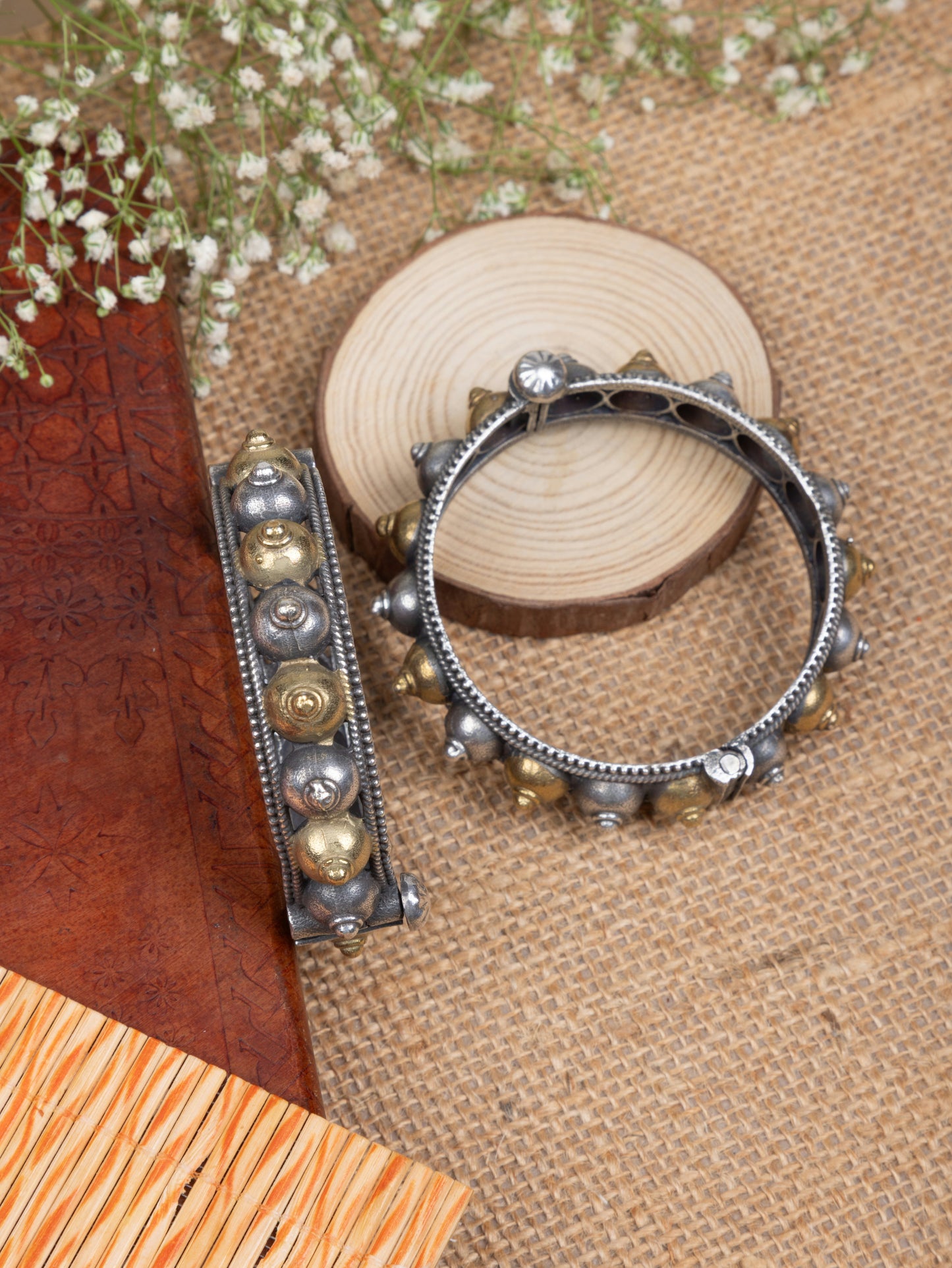 Large size dom dual tone kada
